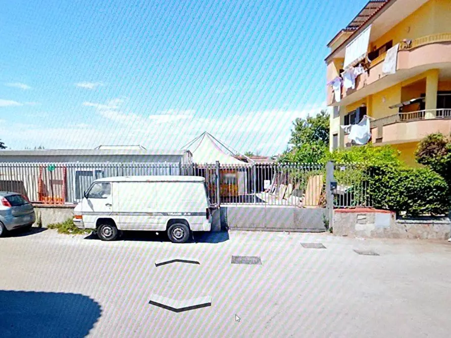 Immagine 3 di Locale commerciale in vendita  in Via Morandi 10 a Calvizzano