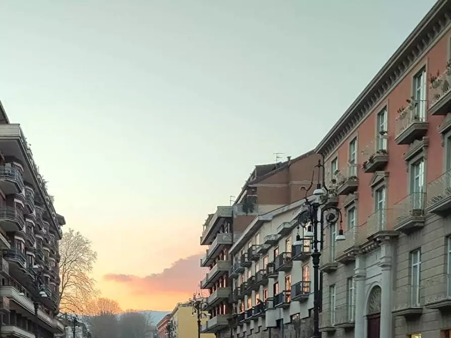 Immagine 1 di Locale commerciale in vendita  in corso vittorio emanuele 223 a Avellino