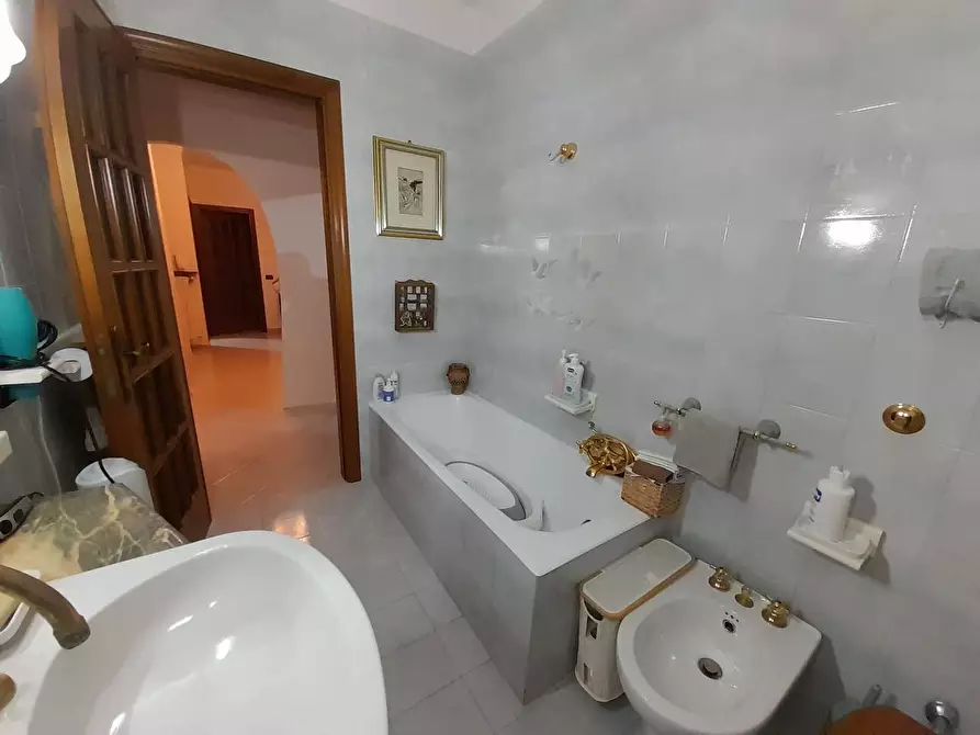 Immagine 15 di Appartamento in vendita  in Via San Cataldo a Eboli