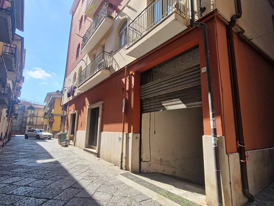 Immagine 21 di Appartamento in vendita  in via luigi amabile a Avellino