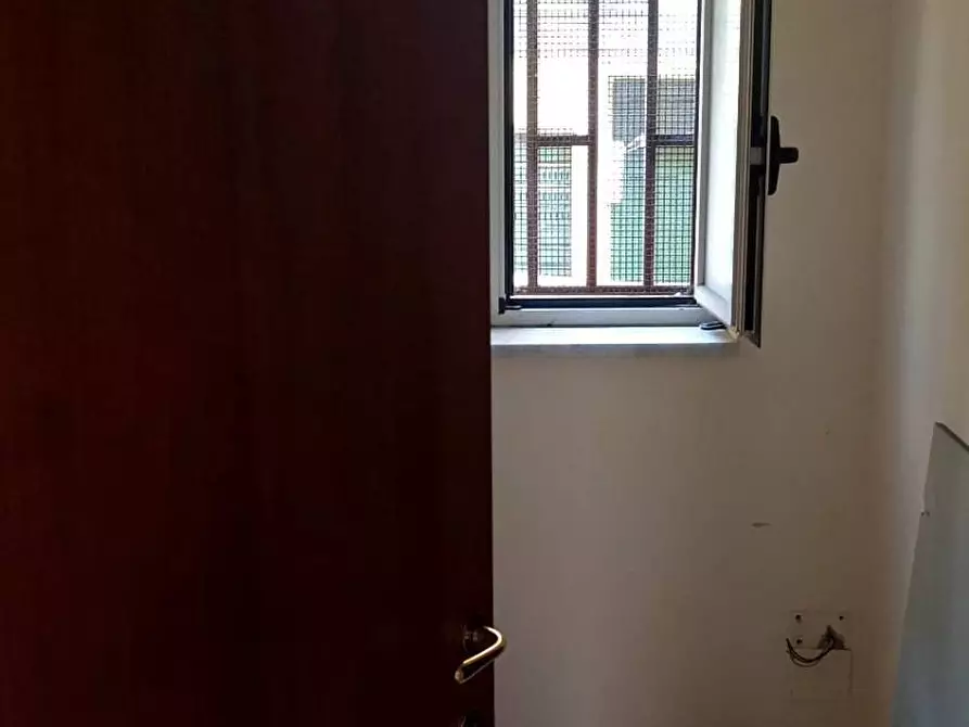 Immagine 7 di Locale commerciale in affitto  in via Castaldo 26 a Nocera Inferiore