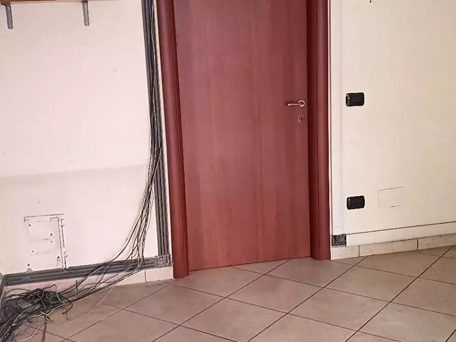 Immagine 4 di Locale commerciale in affitto  in via Castaldo 26 a Nocera Inferiore