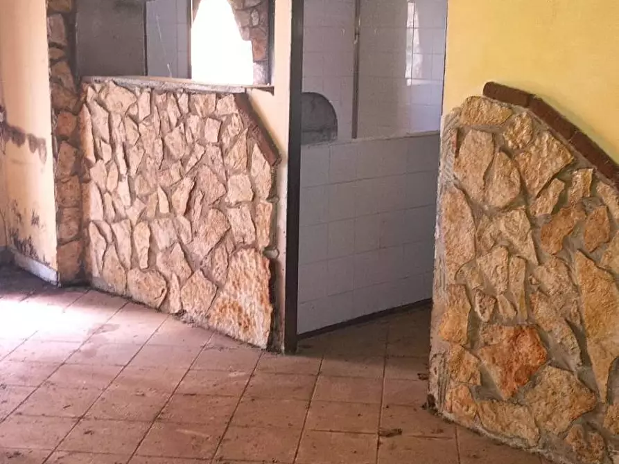 Immagine 2 di Locale commerciale in vendita  in via Castaldo a Nocera Inferiore