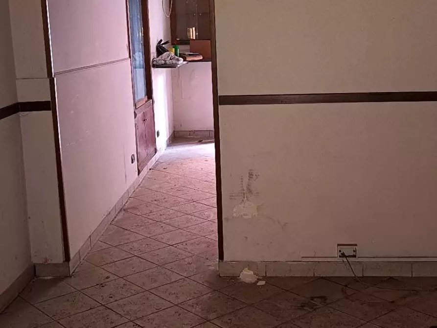 Immagine 7 di Locale commerciale in vendita  in via Castaldo a Nocera Inferiore