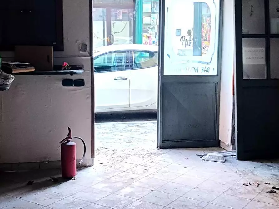 Immagine 11 di Locale commerciale in vendita  in via Castaldo a Nocera Inferiore