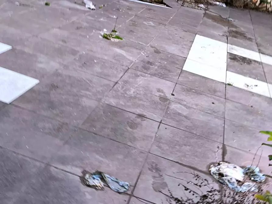 Immagine 18 di Locale commerciale in vendita  in via Castaldo a Nocera Inferiore