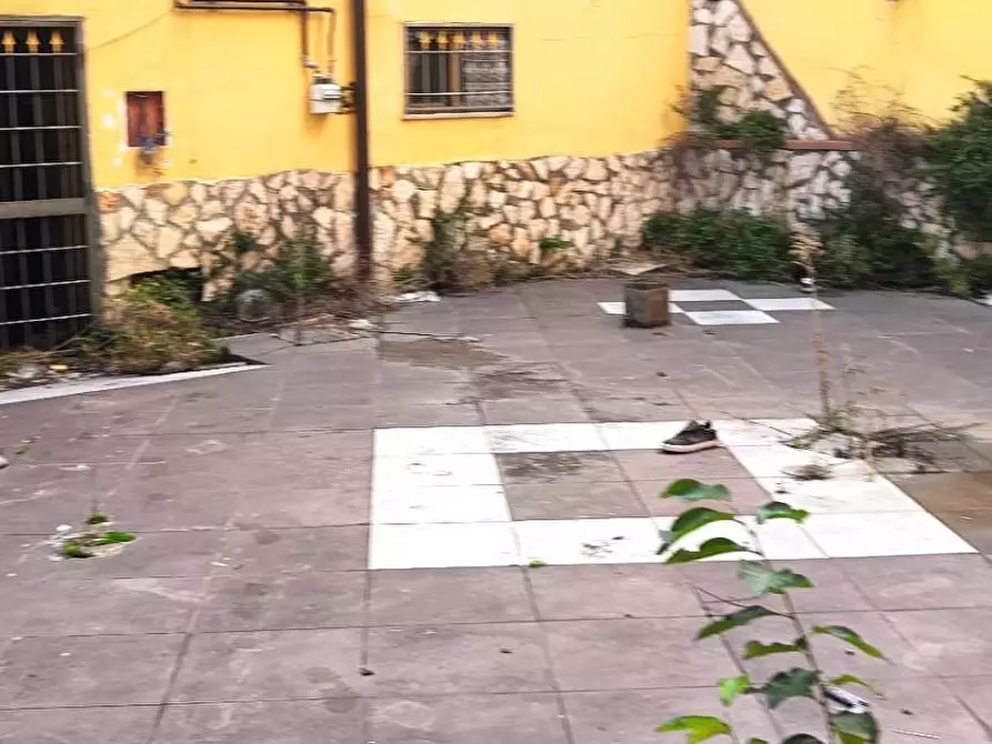 Immagine 21 di Locale commerciale in vendita  in via Castaldo a Nocera Inferiore