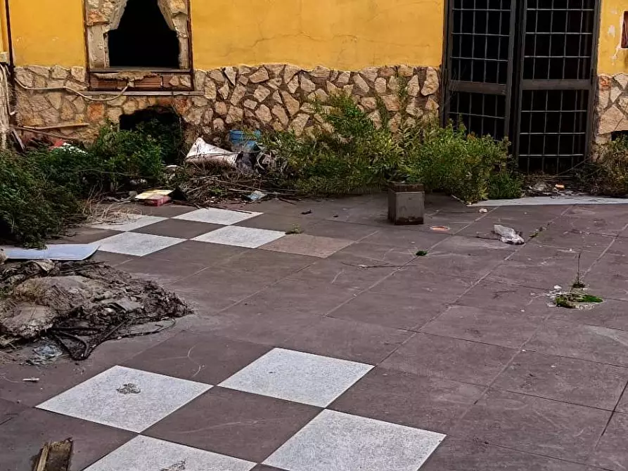 Immagine 22 di Locale commerciale in vendita  in via Castaldo a Nocera Inferiore