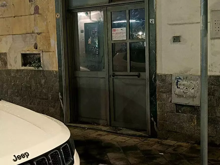 Immagine 23 di Locale commerciale in vendita  in via Castaldo a Nocera Inferiore