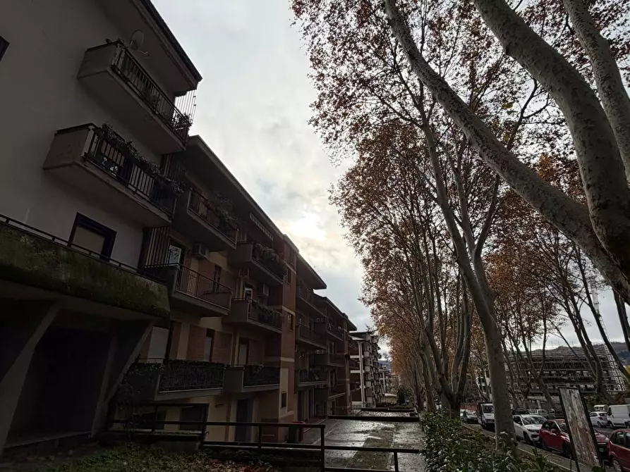 Immagine 10 di Appartamento in vendita  in via alcide de gasperi a Avellino