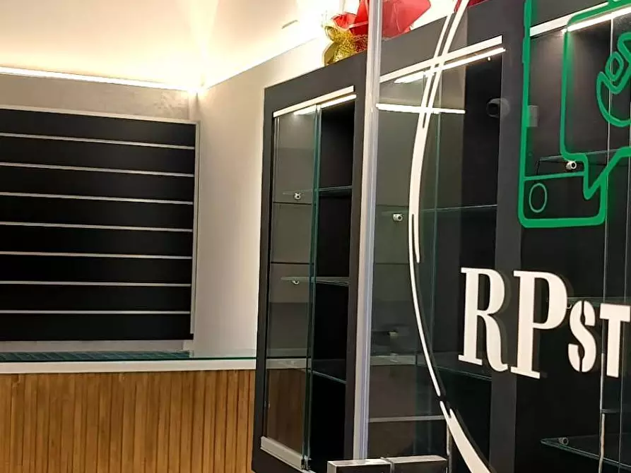 Immagine 4 di Locale commerciale in affitto  in Corso Vittorio Emanuele a Nocera Inferiore