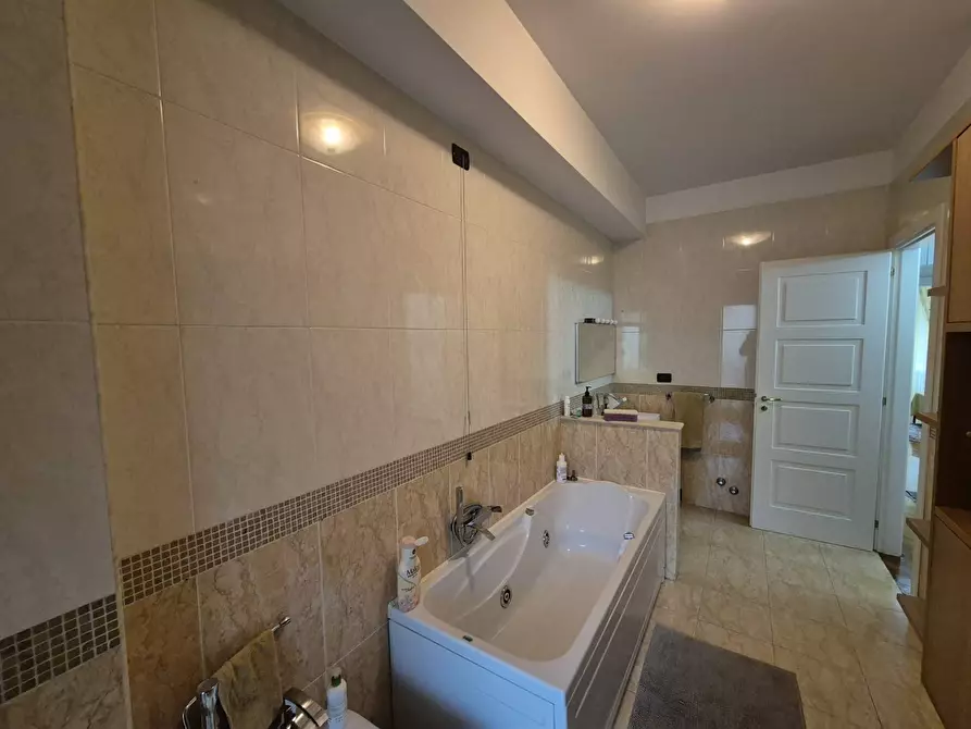 Immagine 24 di Appartamento in vendita  in via annarumma a Avellino