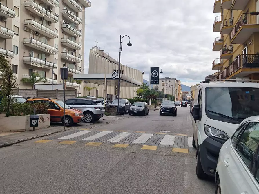 Immagine 1 di Locale commerciale in affitto  in Via Nicola Bruni Grimaldi a Nocera Inferiore