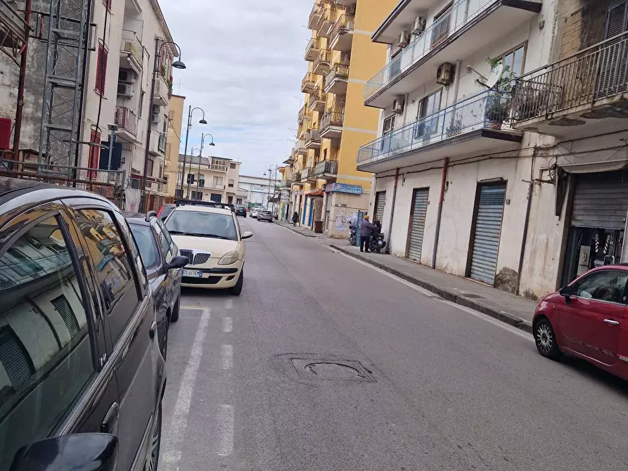 Immagine 2 di Locale commerciale in affitto  in Via Nicola Bruni Grimaldi a Nocera Inferiore