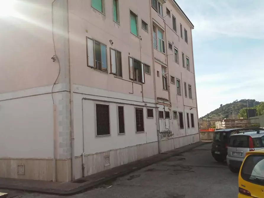 Immagine 1 di Appartamento in vendita  in Via Scalo Ferroviario a Eboli