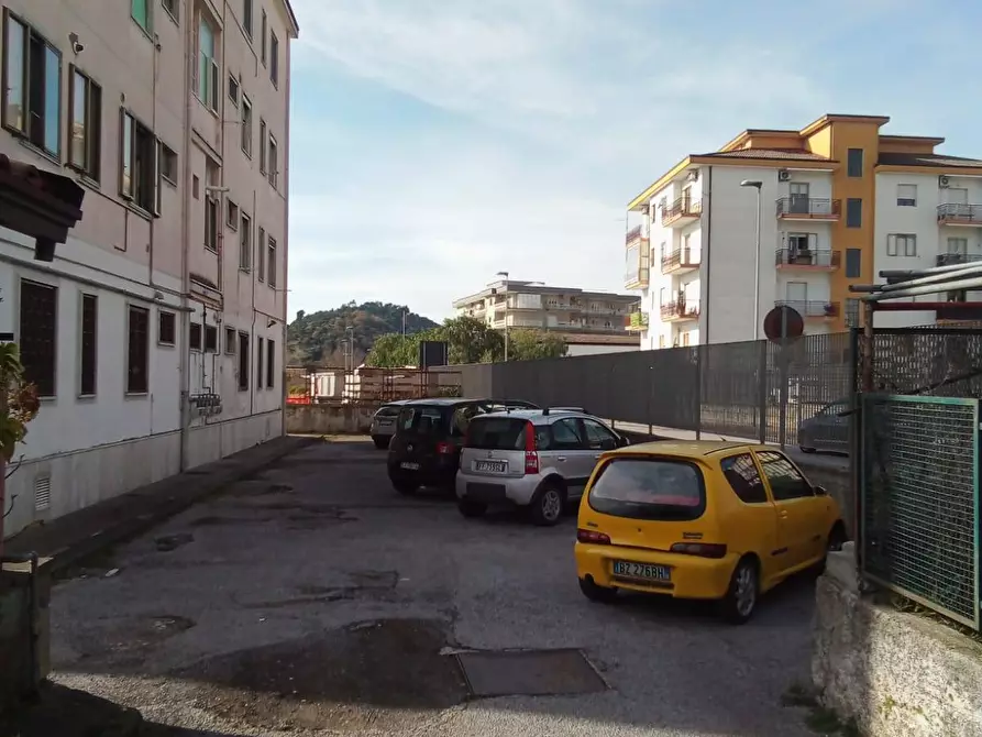 Immagine 2 di Appartamento in vendita  in Via Scalo Ferroviario a Eboli