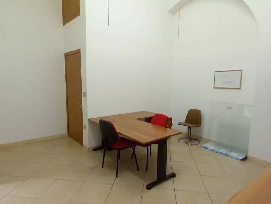 Immagine 7 di Locale commerciale in affitto  in Via G. Matteotti a Eboli