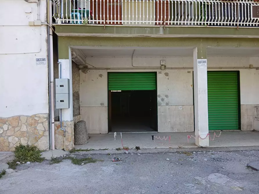 Immagine 2 di Locale commerciale in vendita  in Viale Tavoliello a Eboli