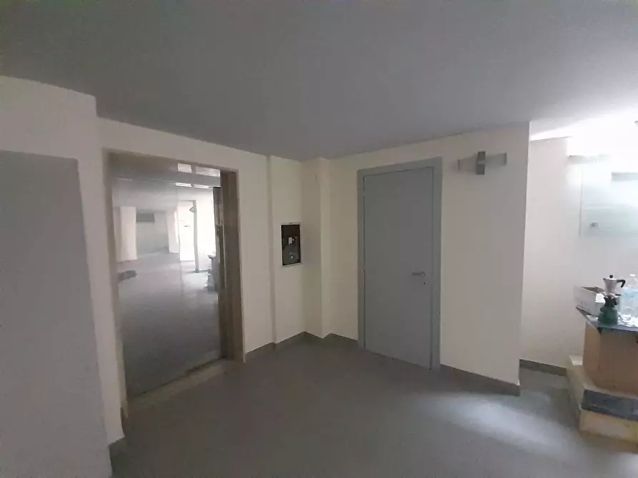 Immagine 6 di Palazzo in vendita  in Via San Berardino a Eboli