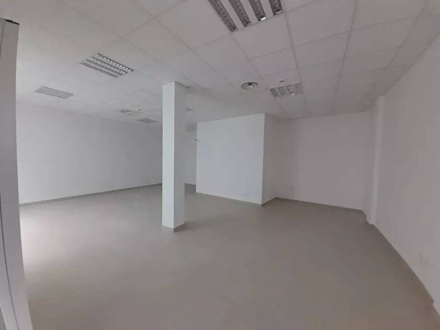 Immagine 16 di Palazzo in vendita  in Via San Berardino a Eboli