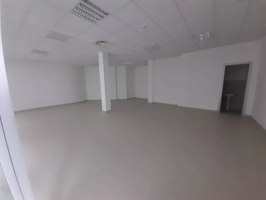 Immagine 17 di Palazzo in vendita  in Via San Berardino a Eboli