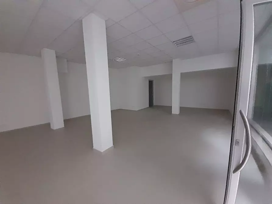 Immagine 18 di Palazzo in vendita  in Via San Berardino a Eboli