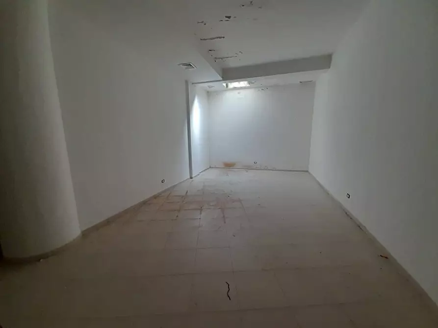 Immagine 19 di Palazzo in vendita  in Via San Berardino a Eboli