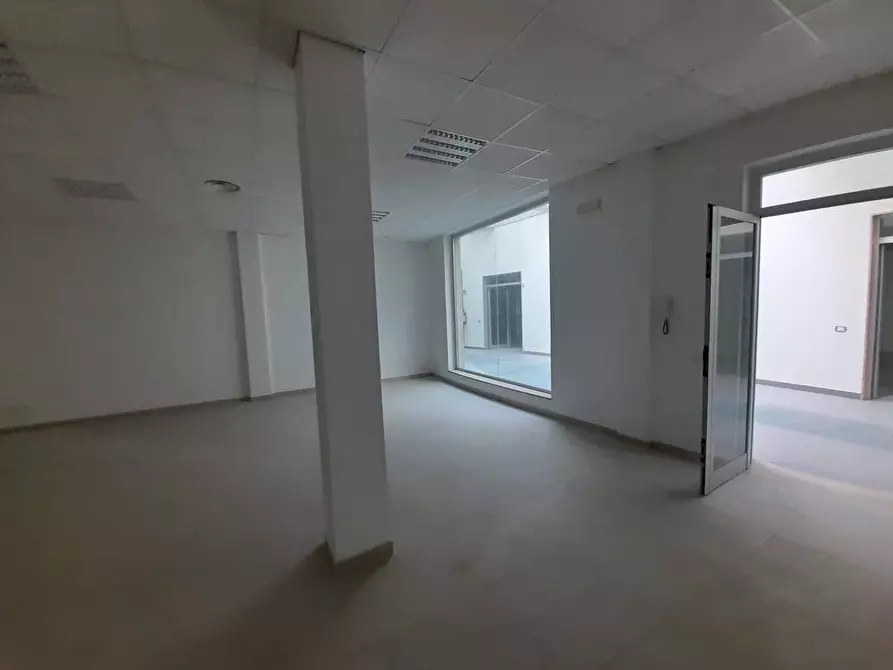 Immagine 20 di Palazzo in vendita  in Via San Berardino a Eboli