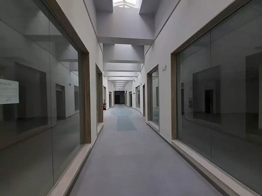 Immagine 11 di Palazzo in vendita  in Via San Berardino a Eboli