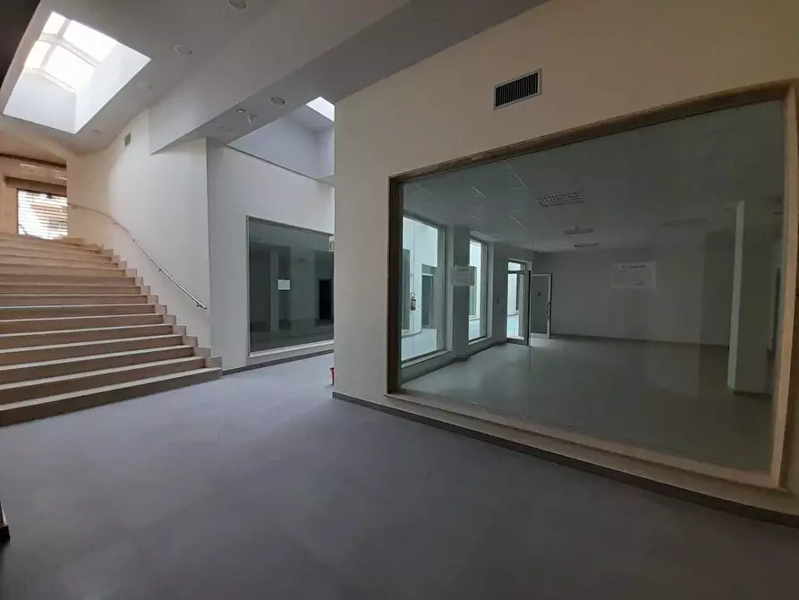 Immagine 8 di Palazzo in vendita  in Via San Berardino a Eboli