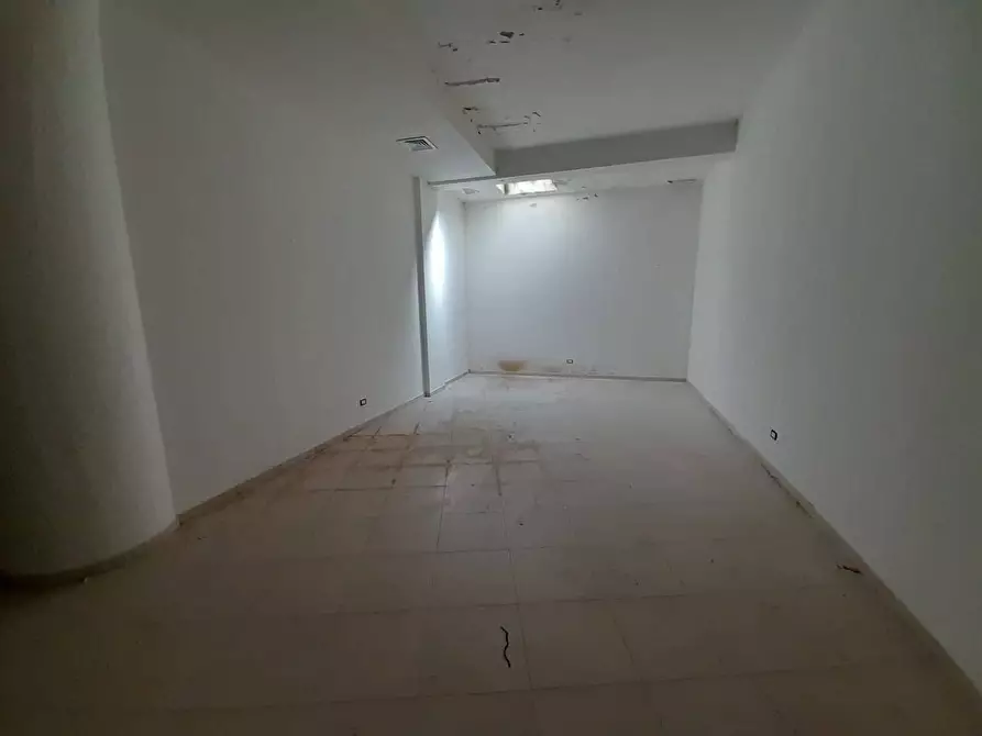 Immagine 24 di Palazzo in vendita  in Via San Berardino a Eboli