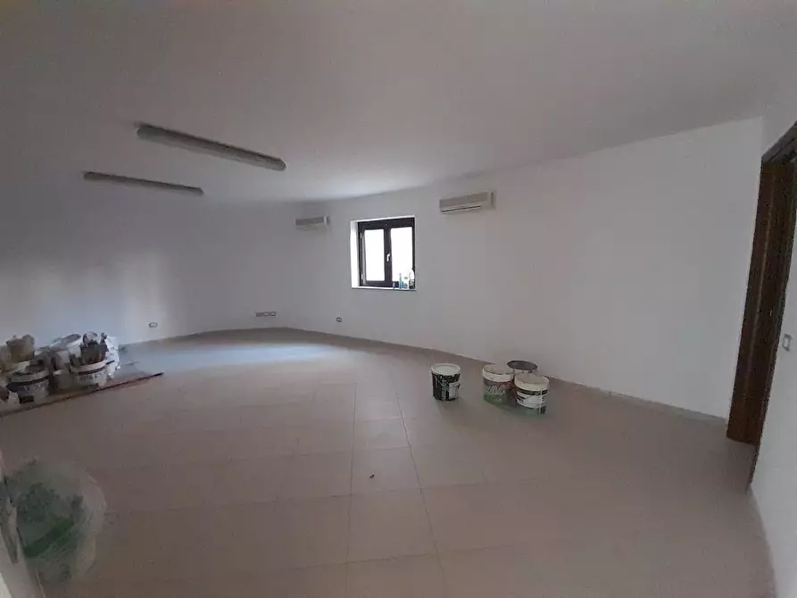 Immagine 26 di Palazzo in vendita  in Via San Berardino a Eboli