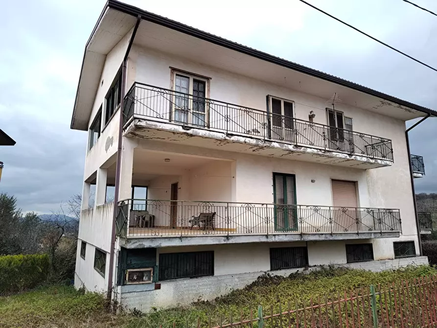 Immagine 1 di Appartamento in vendita  in Via S. Caterina a Mirabella Eclano