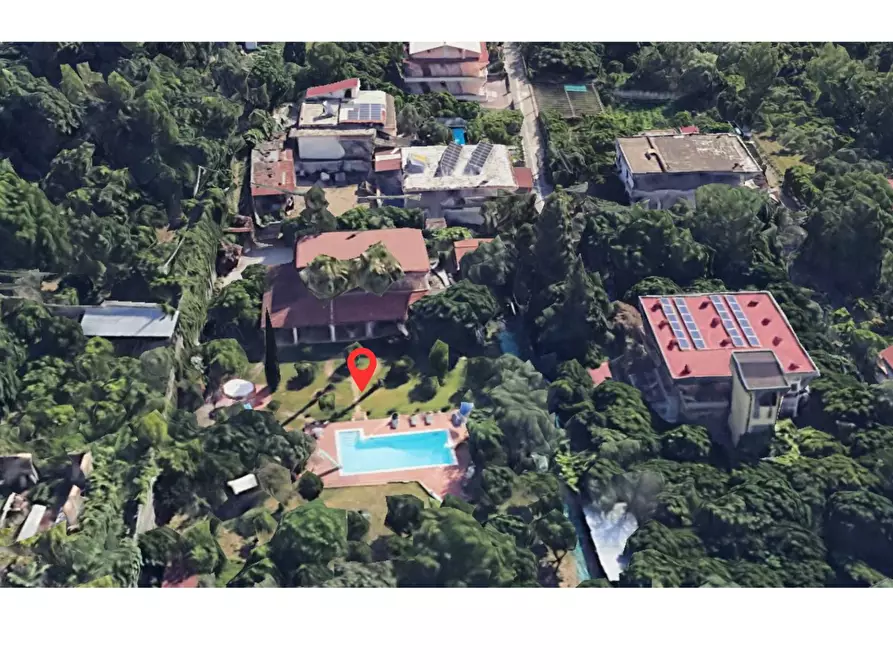 Immagine 1 di Villa in vendita  in Via Torquato Tasso 7 a Nocera Inferiore