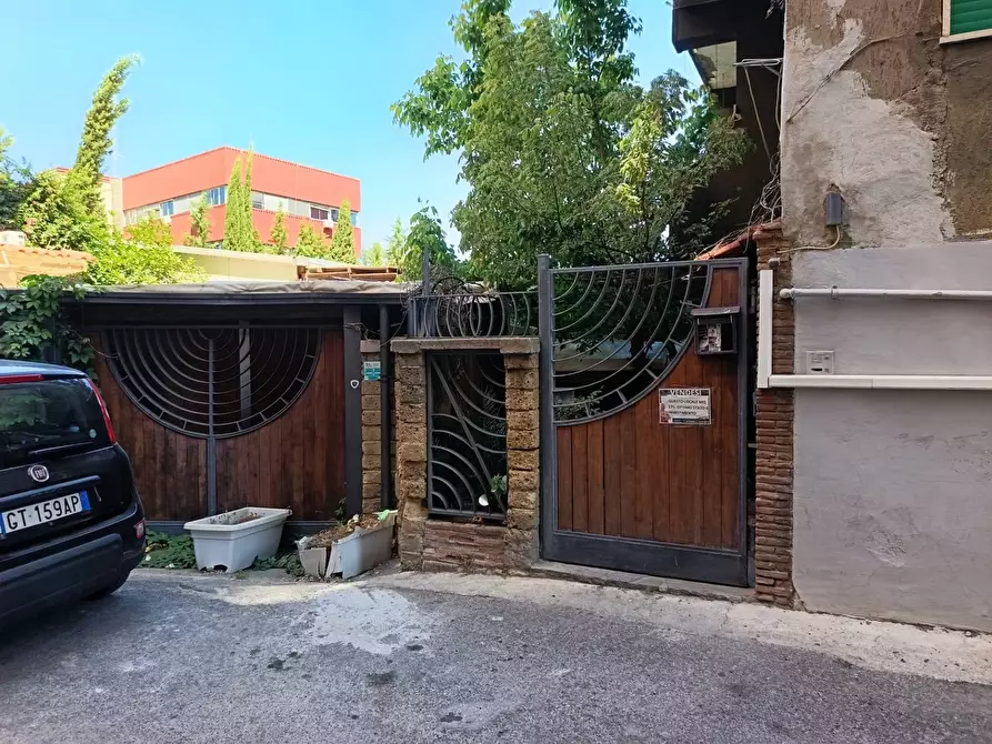 Immagine 1 di Locale commerciale in affitto  in Via Isaia Gabola 53 a Nocera Inferiore