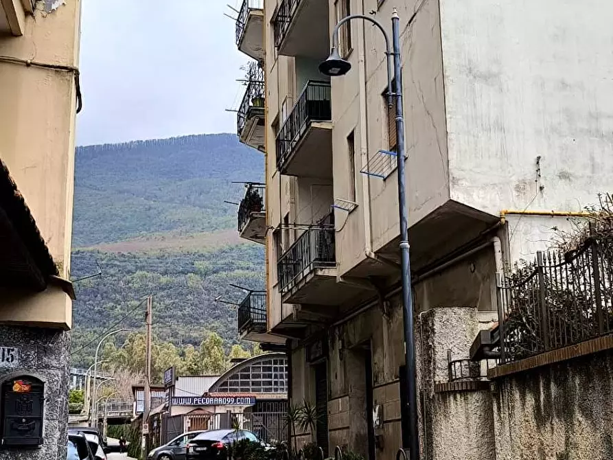 Immagine 1 di Magazzino in vendita  in Via Gramsci a Nocera Inferiore
