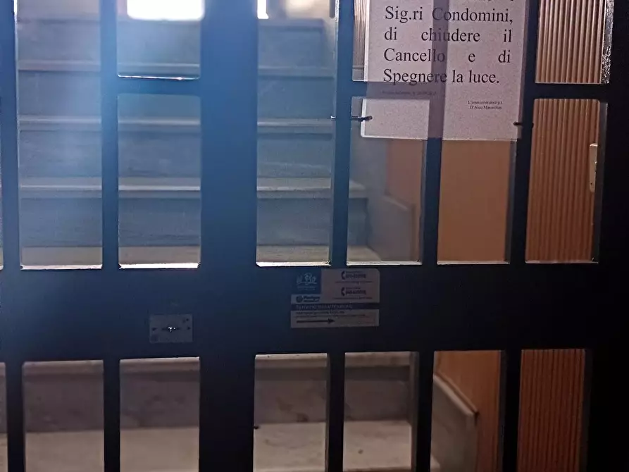 Immagine 4 di Magazzino in vendita  in Via Gramsci a Nocera Inferiore