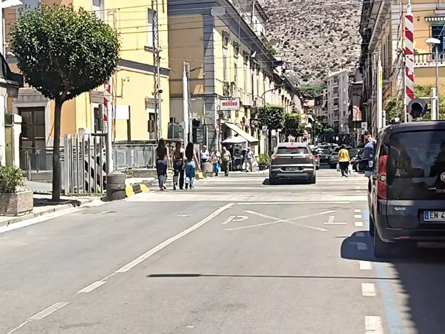 Immagine 2 di Locale commerciale in vendita  in Via Napoli 7 a Maddaloni