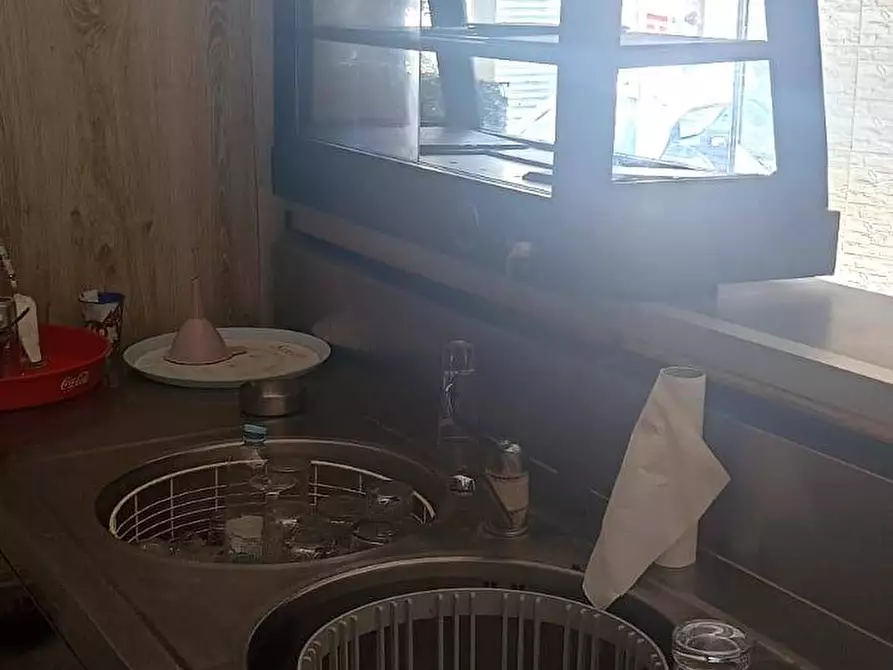 Immagine 11 di Locale commerciale in vendita  in Via Napoli 7 a Maddaloni
