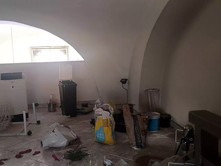 Immagine 16 di Locale commerciale in vendita  in Via Napoli 7 a Maddaloni