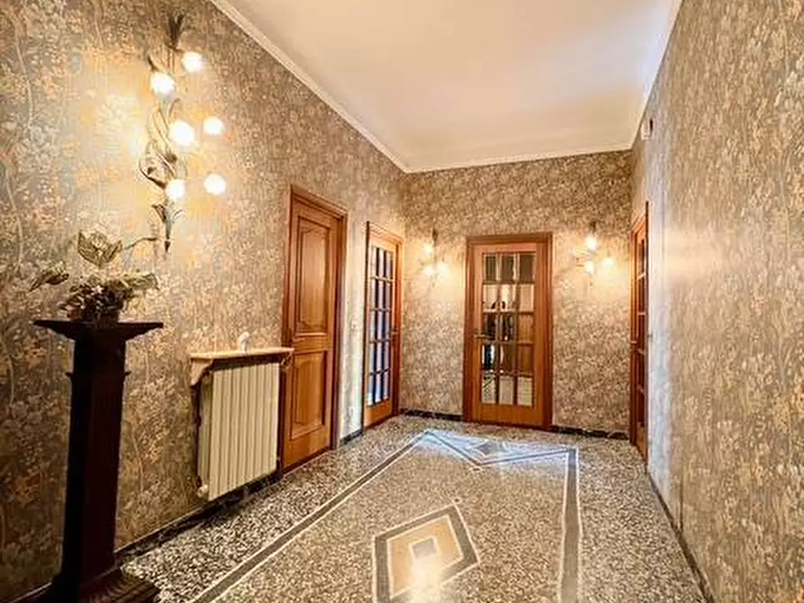 Immagine 1 di Appartamento in vendita  in Via Albenga a Savona