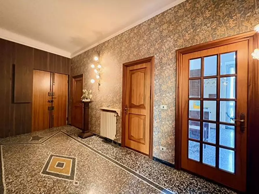 Immagine 8 di Appartamento in vendita  in Via Albenga a Savona