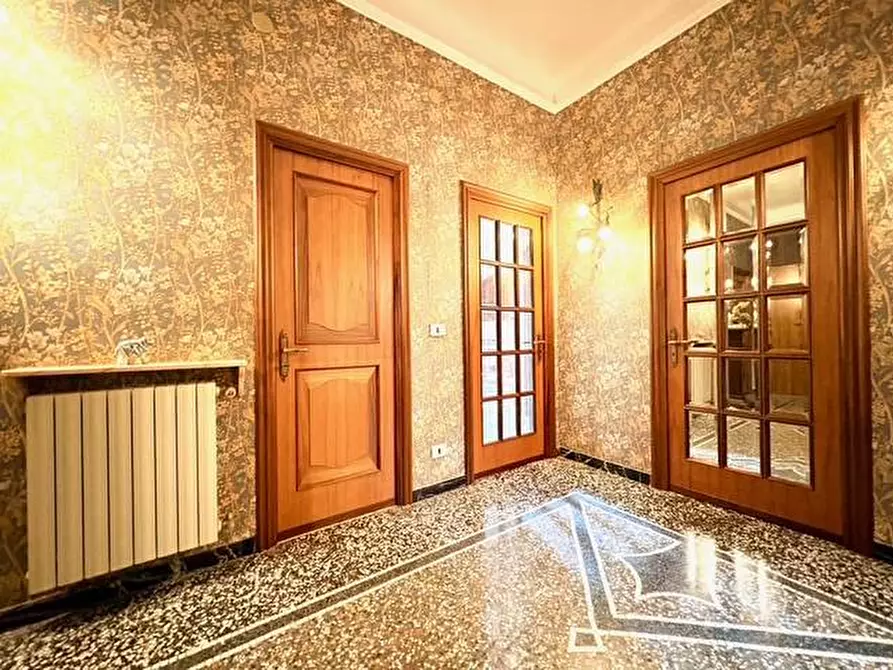 Immagine 9 di Appartamento in vendita  in Via Albenga a Savona