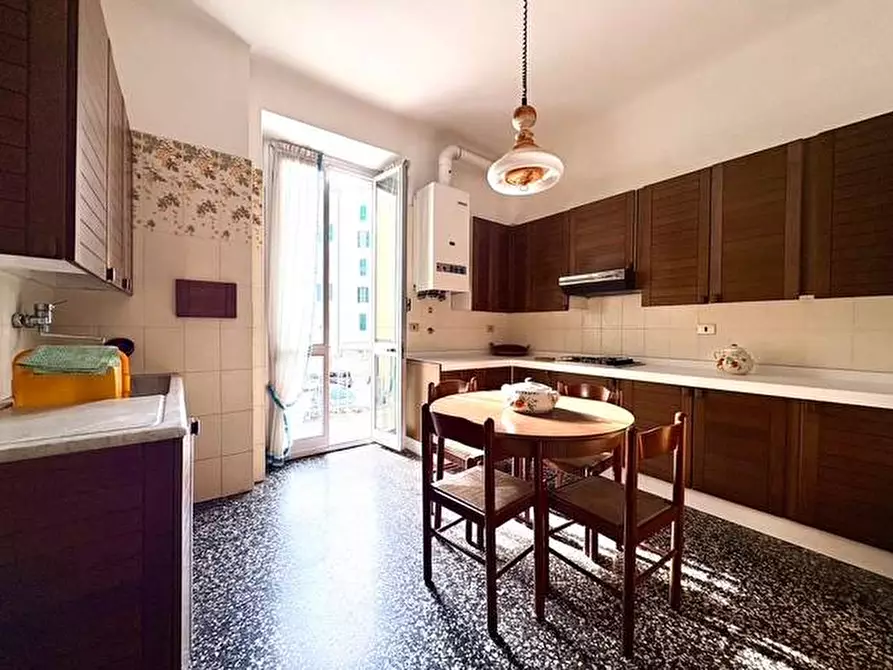 Immagine 15 di Appartamento in vendita  in Via Albenga a Savona