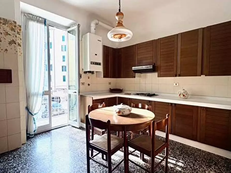 Immagine 18 di Appartamento in vendita  in Via Albenga a Savona