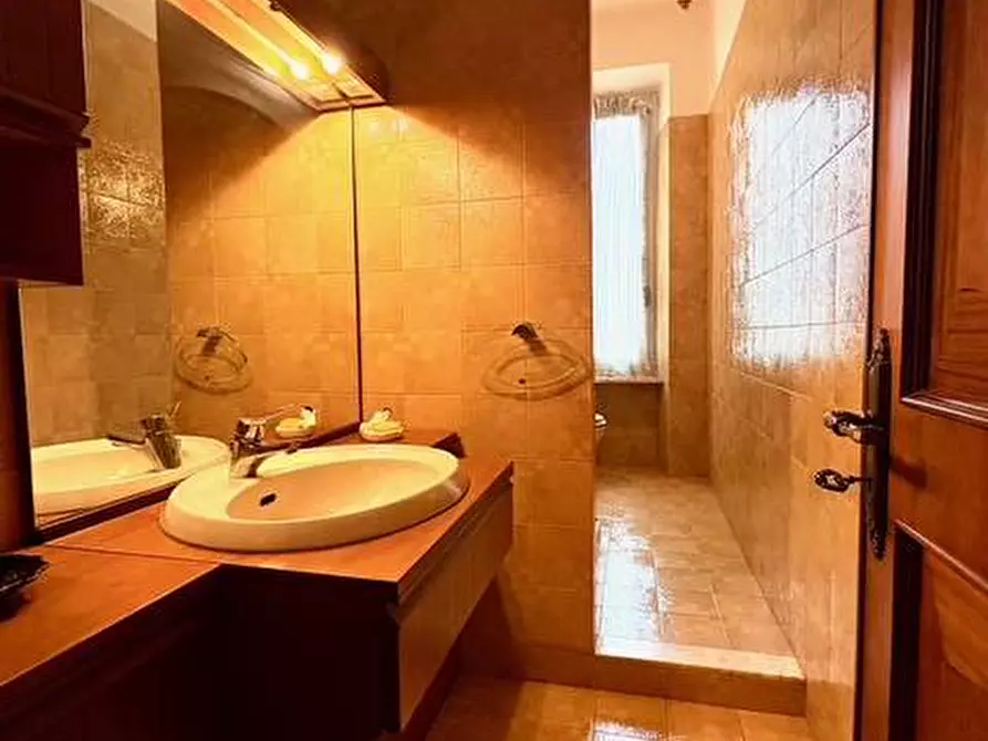 Immagine 25 di Appartamento in vendita  in Via Albenga a Savona