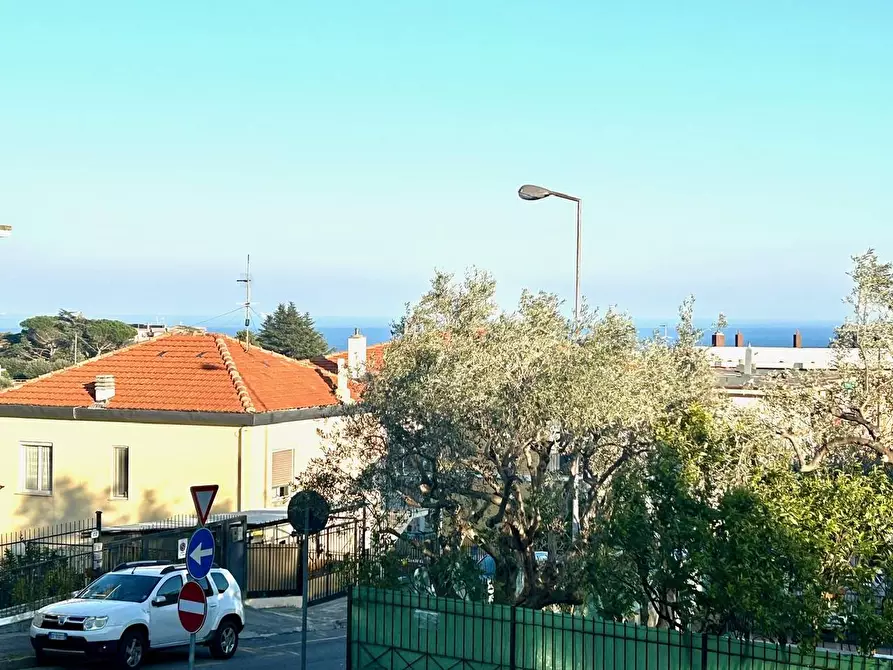 Immagine 3 di Appartamento in vendita  a Savona