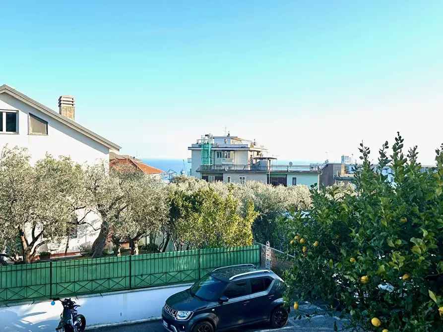 Immagine 4 di Appartamento in vendita  a Savona