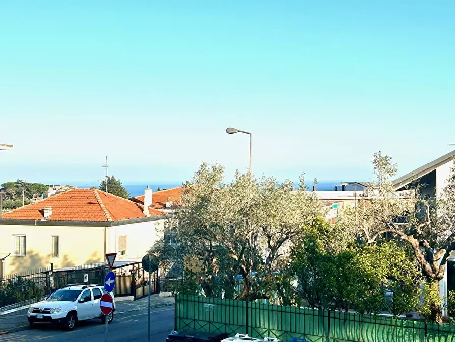 Immagine 5 di Appartamento in vendita  a Savona