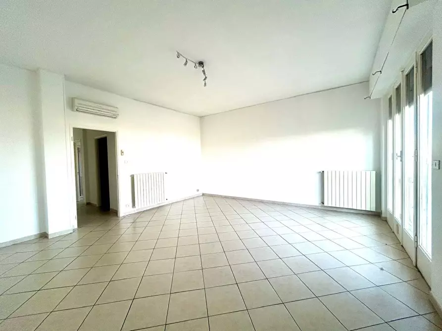 Immagine 9 di Appartamento in vendita  a Savona